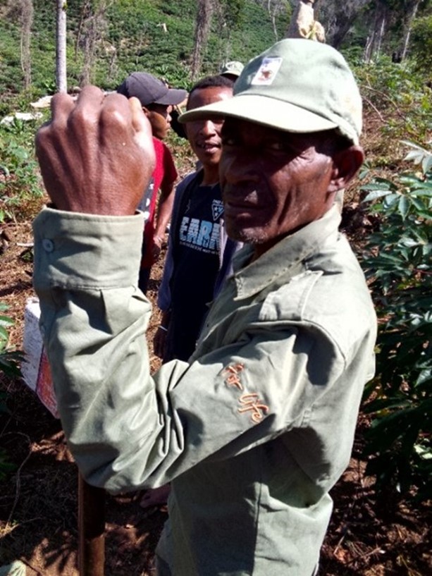 KOTOVAO Gaspard, bénéficiaire du projet BIOCOM à Isaka-Ivondro, Commune Rurale d’Isaka-Ivondro, résidant autour du Parc National d’Andohahela.